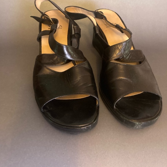 Black Varda leather wedges size 11. - Picture 1 of 4